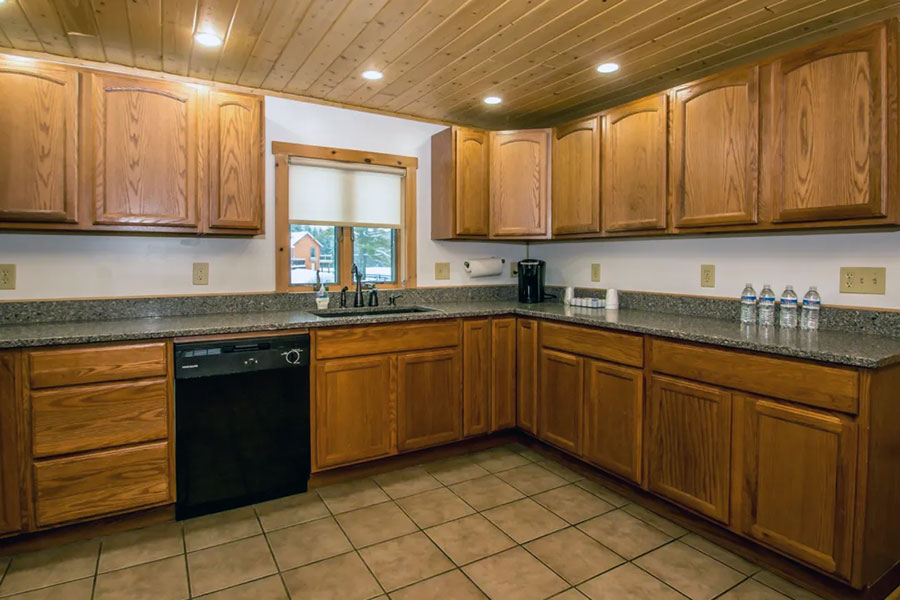 Full-size Kitchen In The Rosewood Cottage Rental Cabin At The Pmr