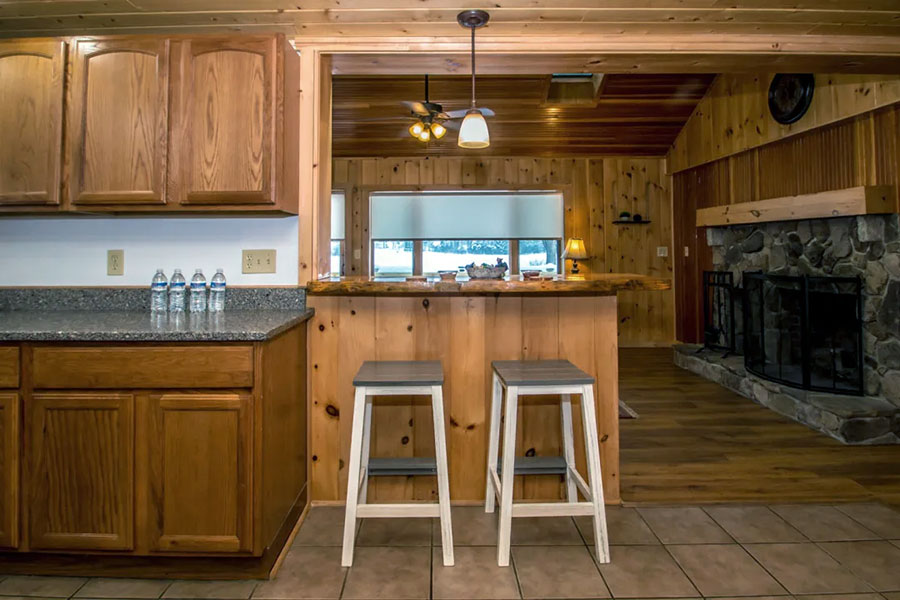 Breakfast Bar In The Rosewood Cottage Rental Cabin At The Pmr